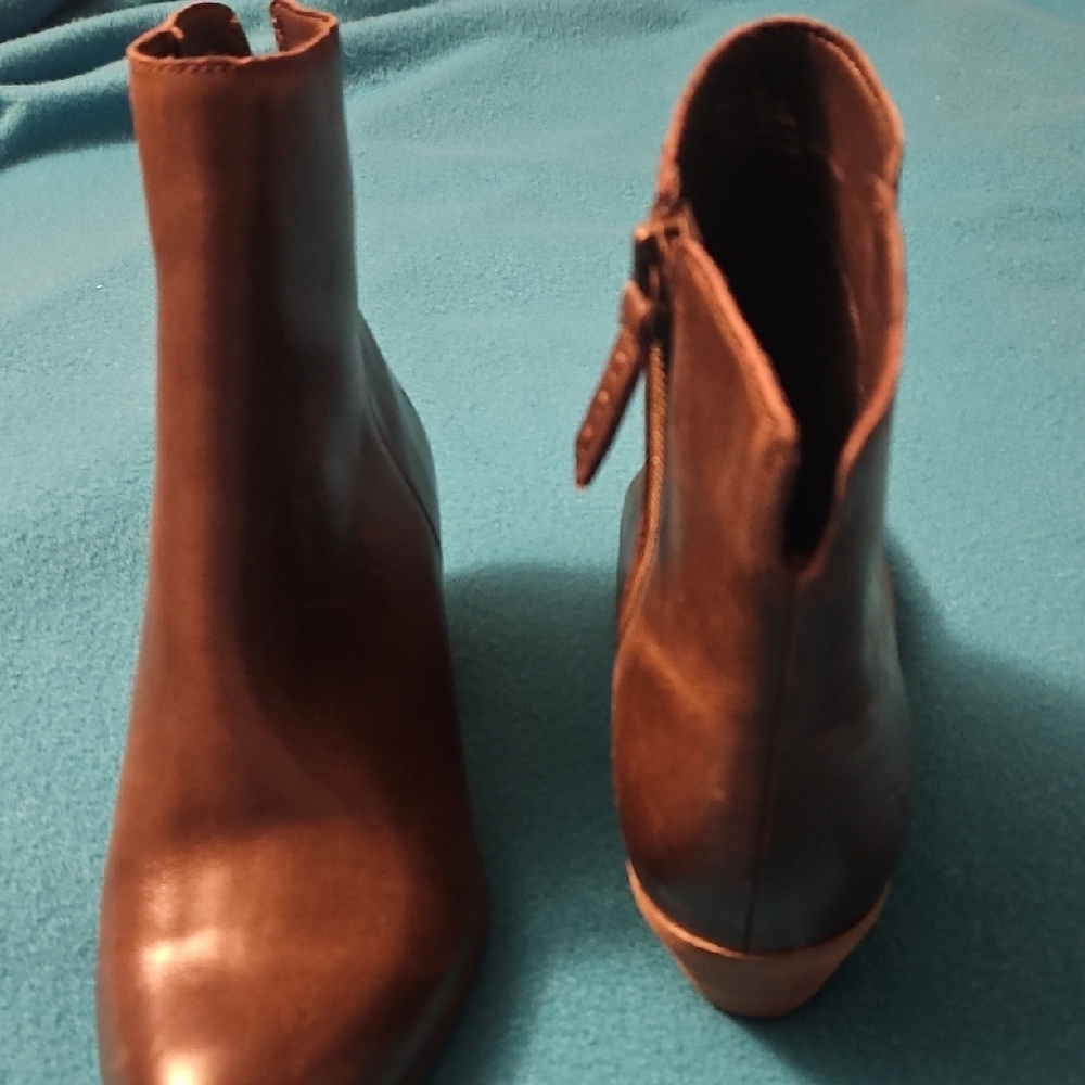 FRYE AND CO. Rich Brown Leather Ankle Boots - Picture 3 of 4